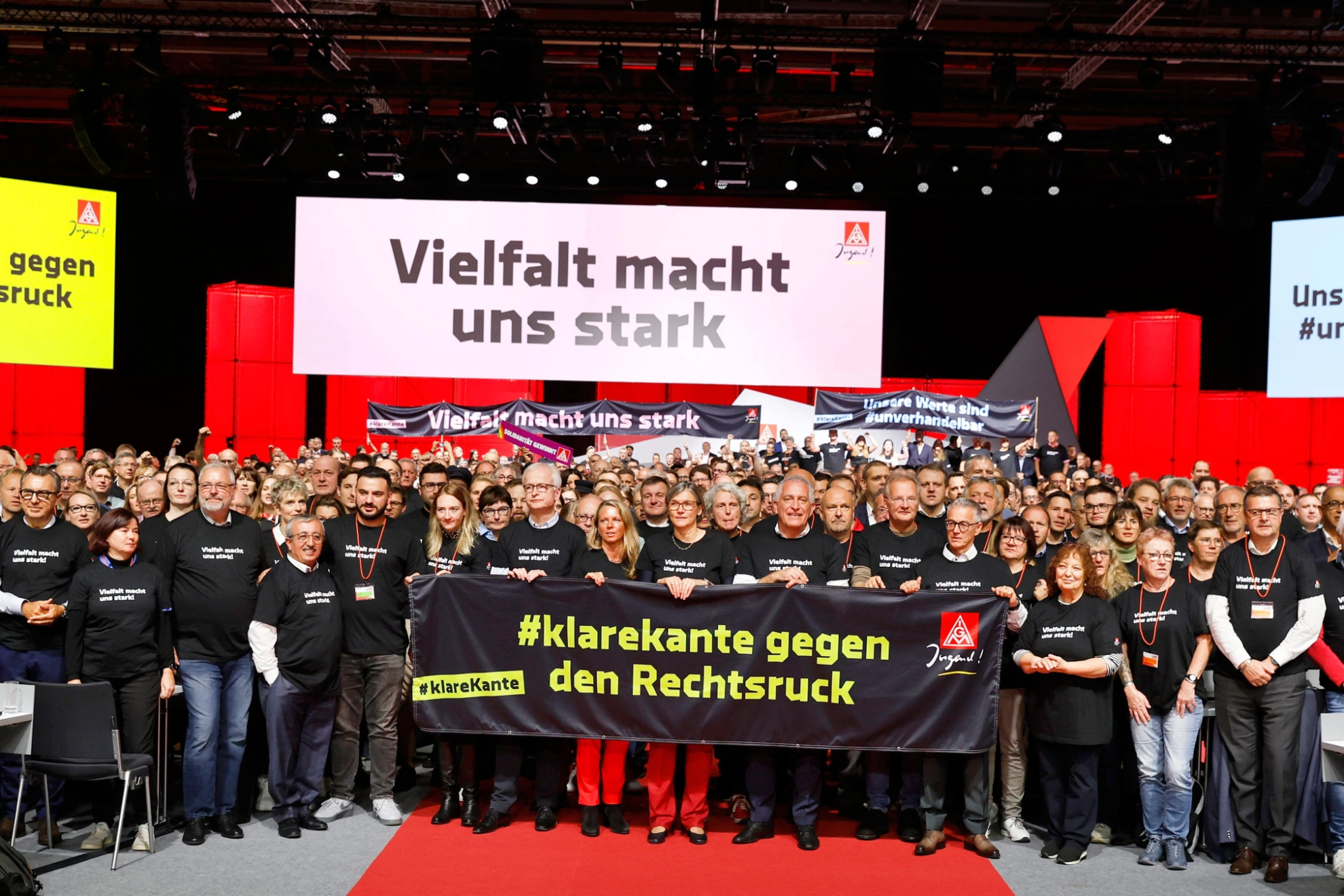Aktion gegen Rechts der IG Metall Jugend beim Gewerkschaftstag in Frankfurt