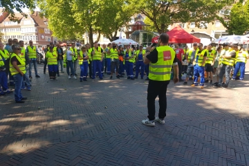  SOLIDARITÄT mit den HAFEN-STREIKENDEN 