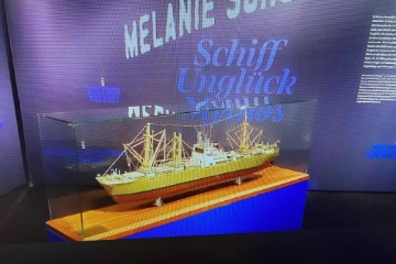 Sonderausstellung „Melanie Schulte, Schiff – Unglück – Mythos“